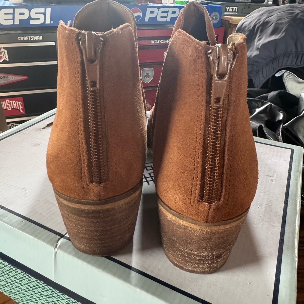 Booties Size 9.5 - Picture 2 of 3
